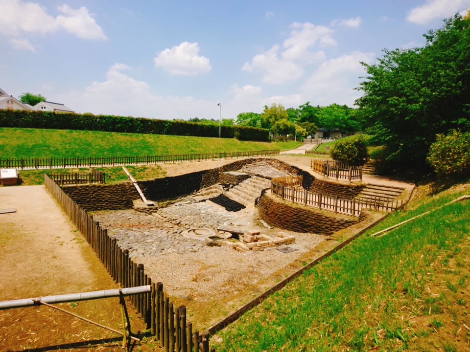 亀形石造物・全景。