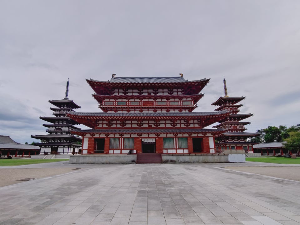 西ノ京駅：薬師寺（約24分）