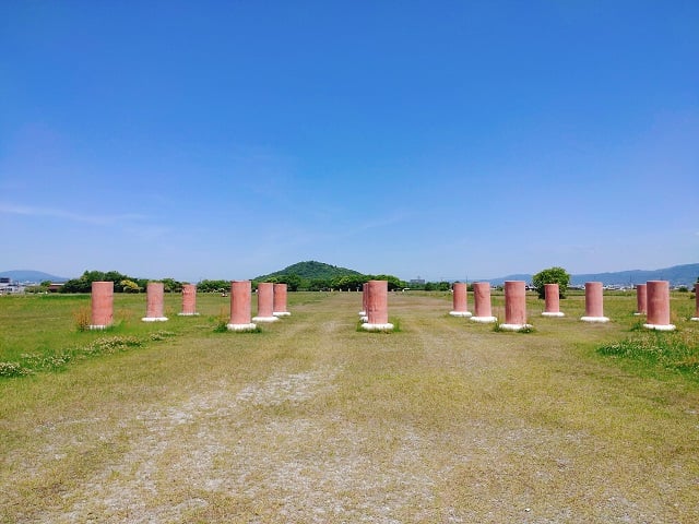 藤原宮跡・朝堂院南門から見た耳成山（2024,5,11）