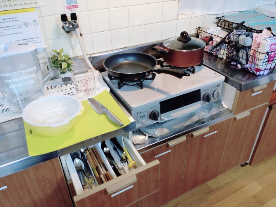 共有キッチンのコンロ・調理器具