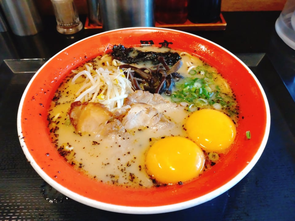 黒亭で食べた麻油とんこつラーメン（2023,6撮影）