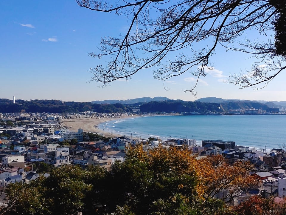 鎌倉・長谷寺から見た海（2023年12月の旅）