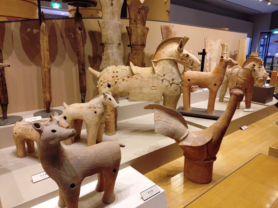 常設展で展示される埴輪たち