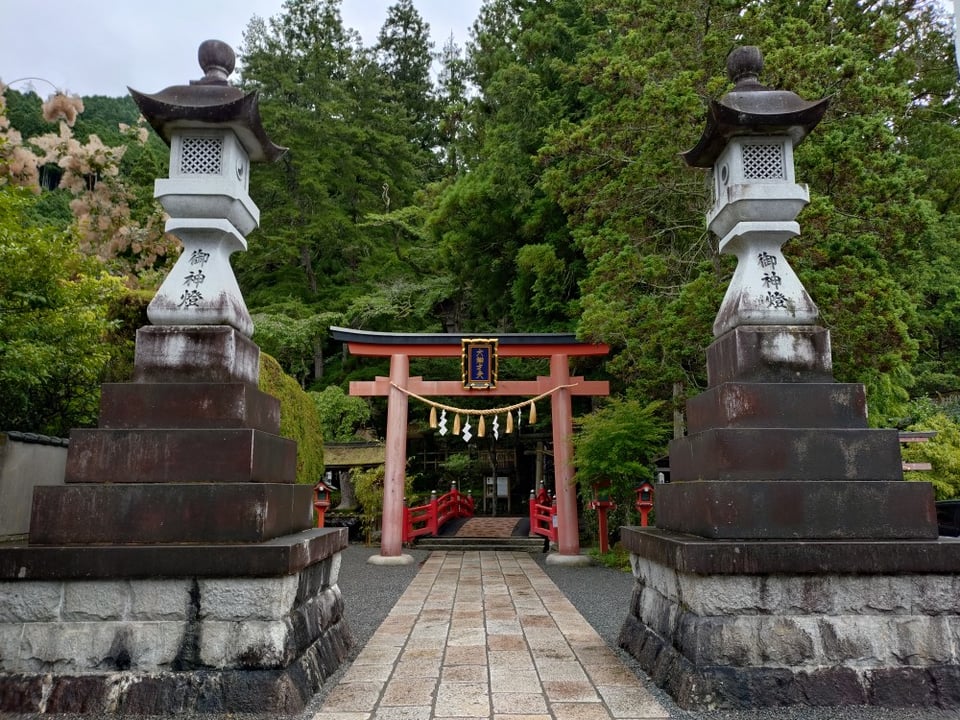 天河弁財天神社・正門鳥居（2025,7,14撮影）