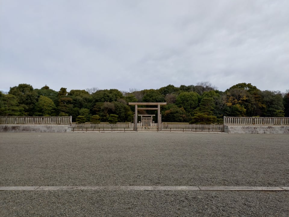 橿原市・神武天皇陵
