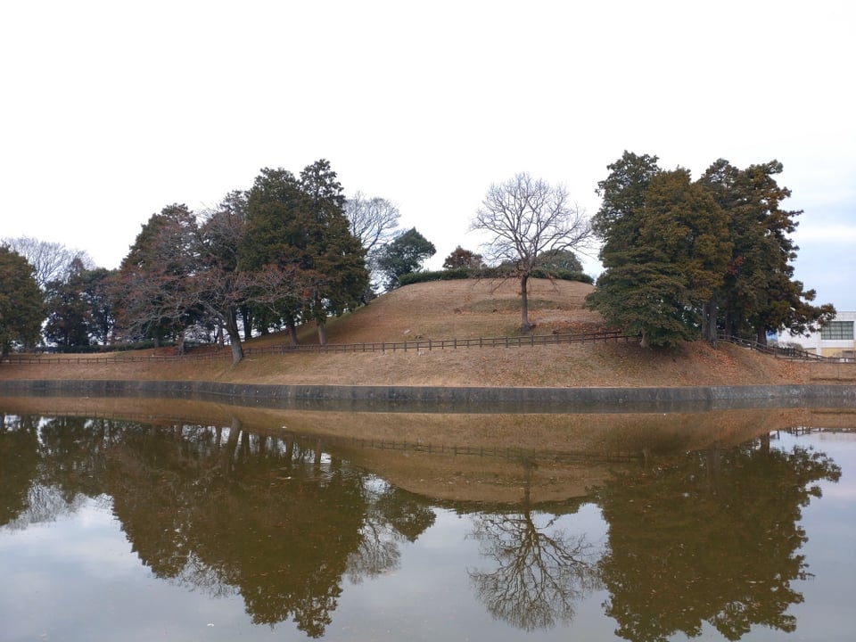 黒塚古墳・全景