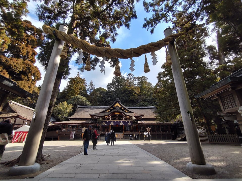 三輪駅：大神神社（桜井駅からJR乗換、約15分）